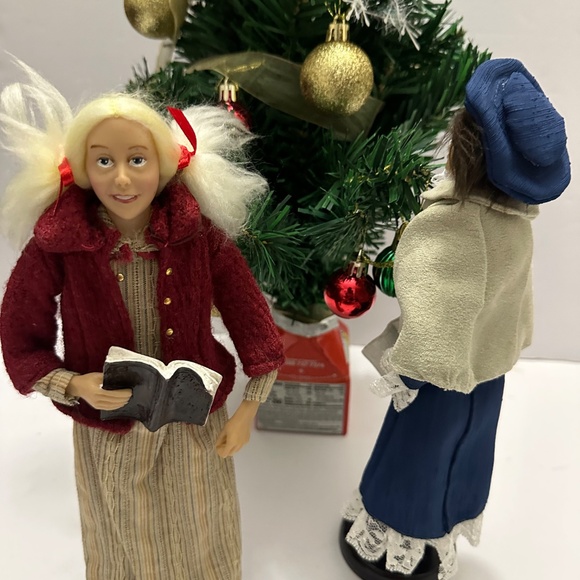 Byers Choice Caroler Figurines - Picture 3 of 11